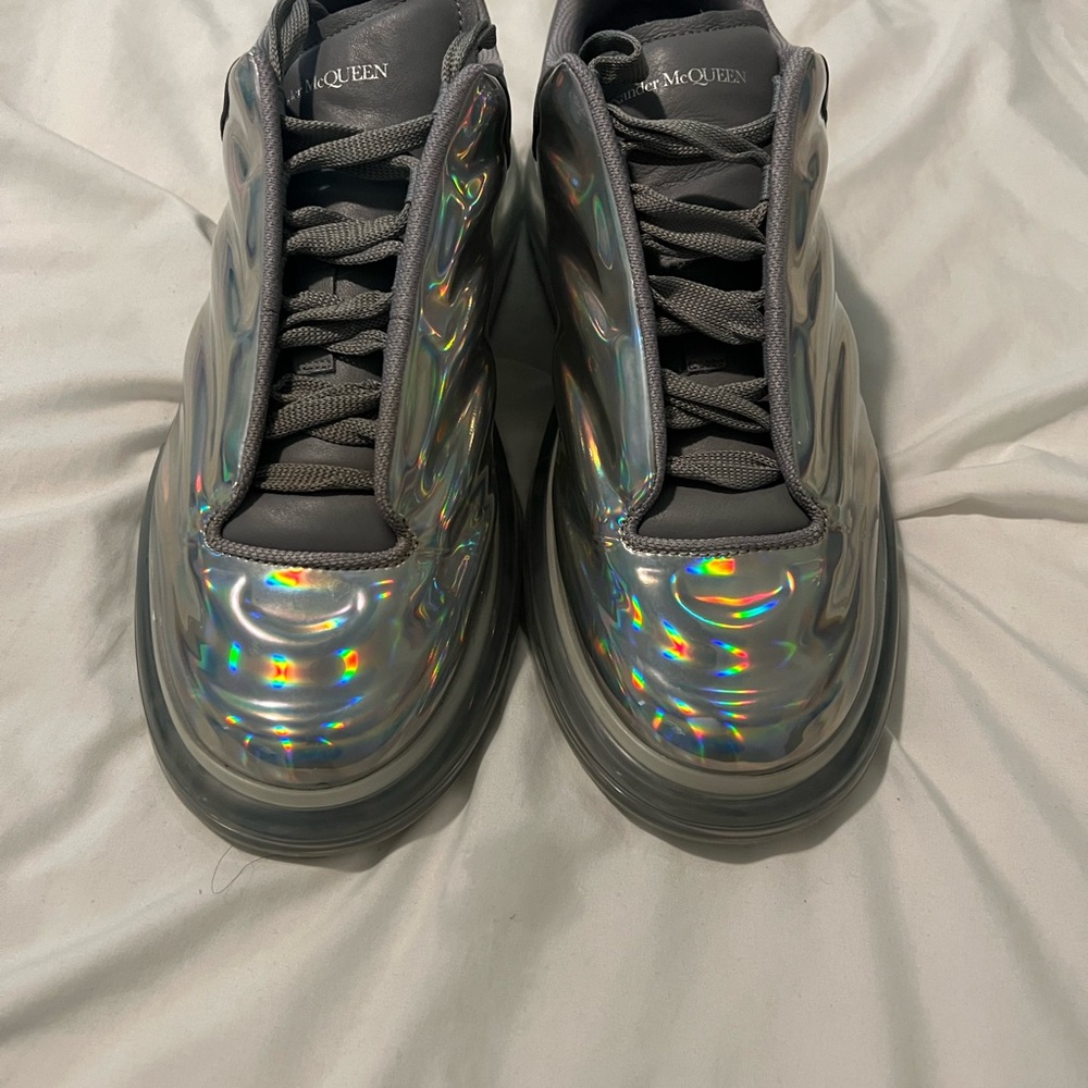 Alexander McQueen Men's Iridescent Gray Sneakers